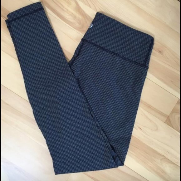 Lululemon Diamond Dot Leggings, size 8 - Picture 1 of 1